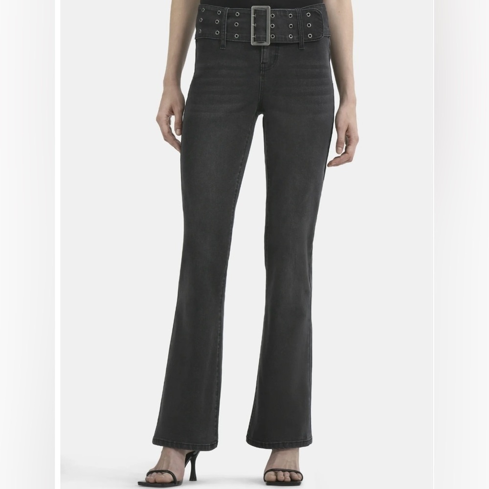 Elegant Black Flare Jeans for Women - Picture 2 of 10